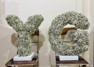 Personalized floral initials for someone you love 🤍✨
A gift that feels thoughtful, elegant, and impossible to forget.

Customize any letter for birthdays, newborns, anniversaries, graduations