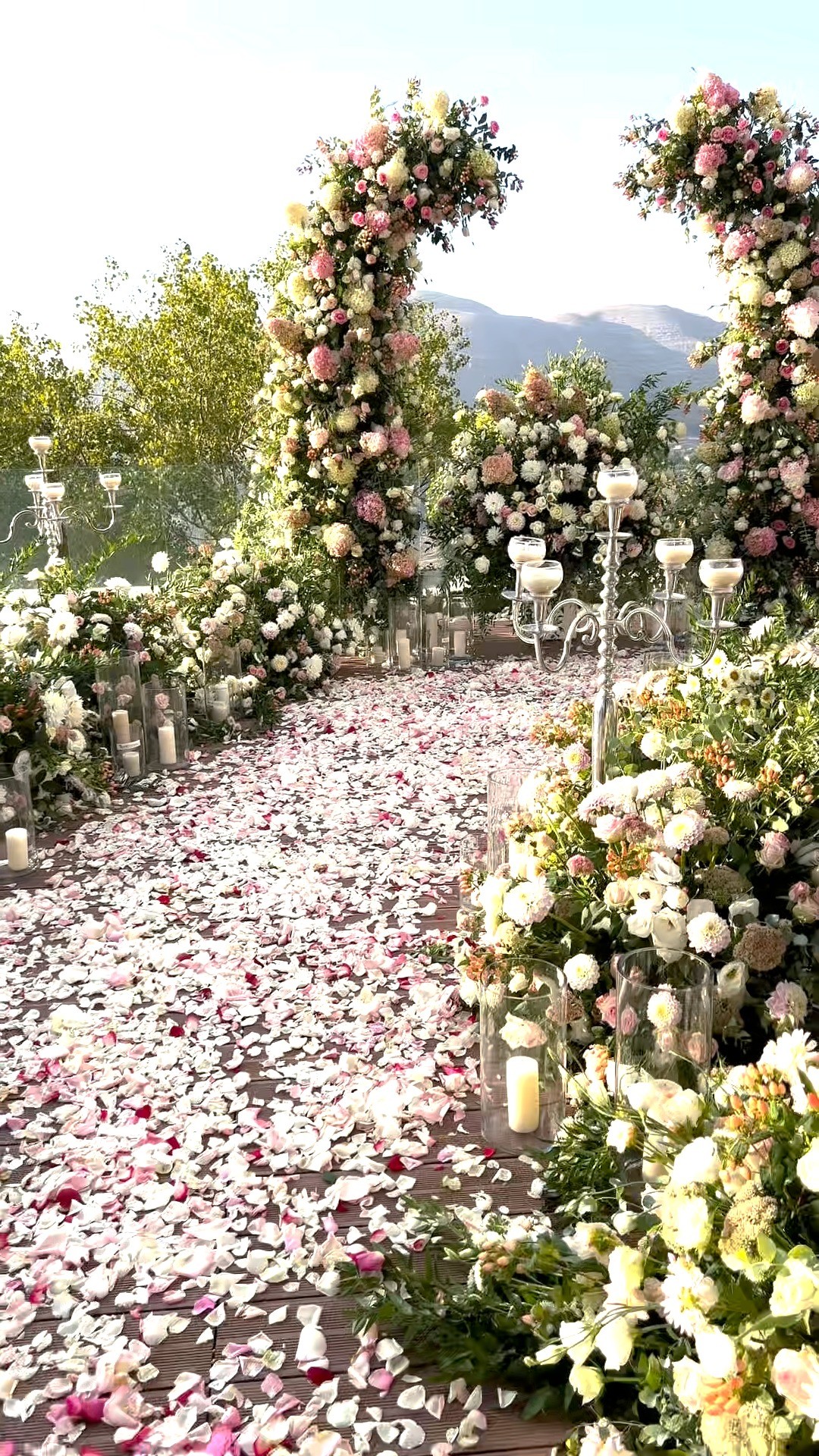 What if your forever started right here? 💫
Let’s design the yes you’ll never forget💍