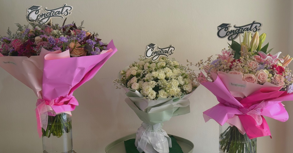 A Graduation Bouquet for Every Personality 🎓🌸

From soft and elegant to bold and colorful, there's a graduation bouquet for every personality and every achievement 🤍✨

Celebrate their success with flowers that feel as unique as they are.

📞 70 501 550
🌐 terrafloralb.me
💌 DM us to reserve yours