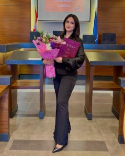 She did it… and of course, flowers had to be part of it 🎓
Because no milestone feels complete without them.

Celebrate your people the right way 💐
Order your graduation flowers today 💌