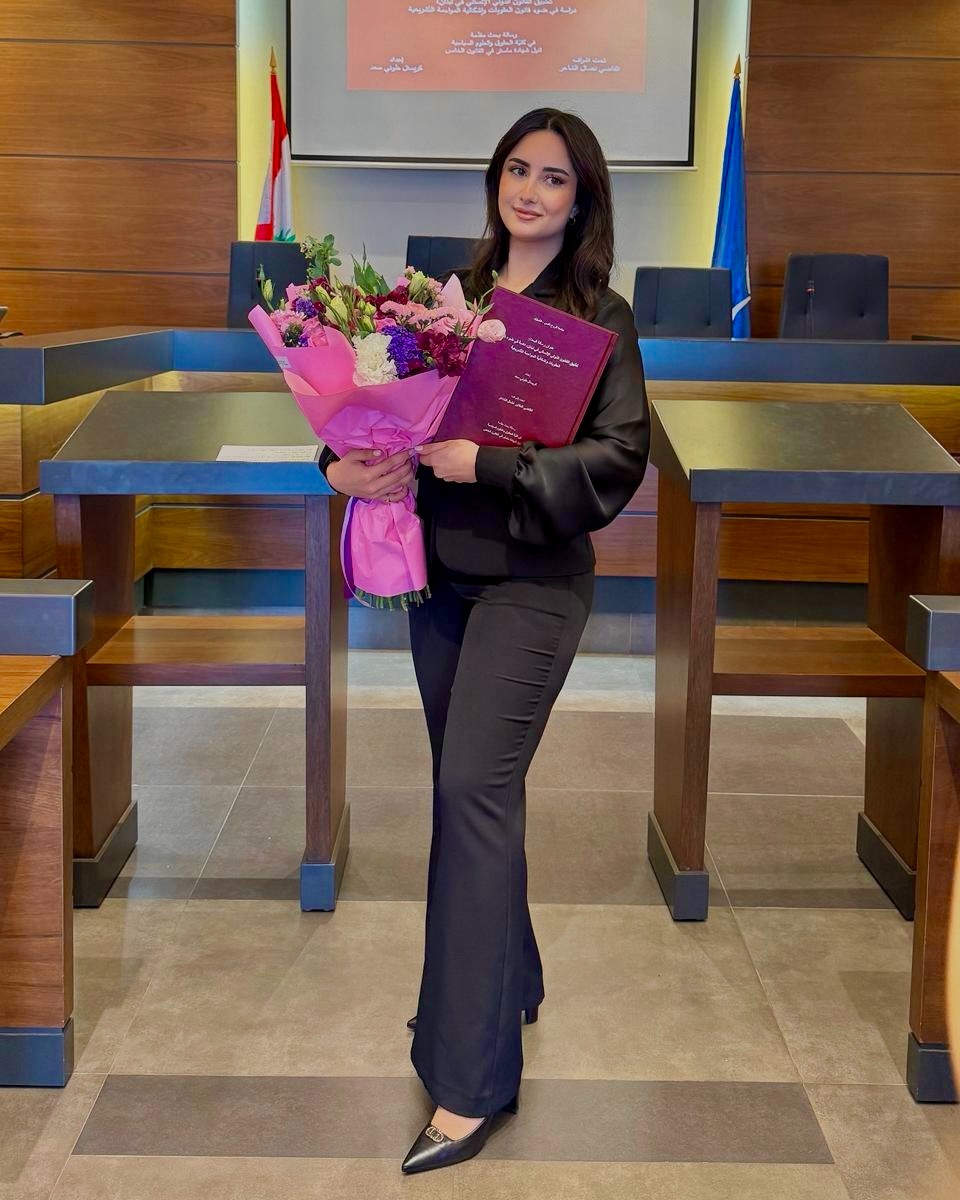 She did it… and of course, flowers had to be part of it 🎓
Because no milestone feels complete without them.

Celebrate your people the right way 💐
Order your graduation flowers today 💌