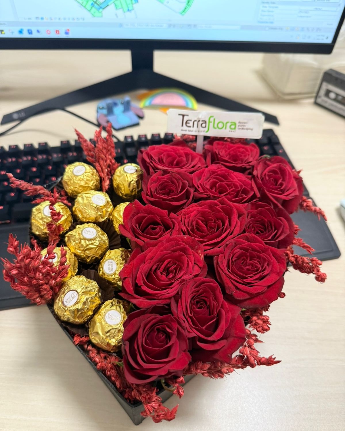 An early surprise delivered straight to her office 🌹
Nothing changes a workday like roses and chocolates on your desk.

Secure your Valentine's Day delivery now terrafloralb.me