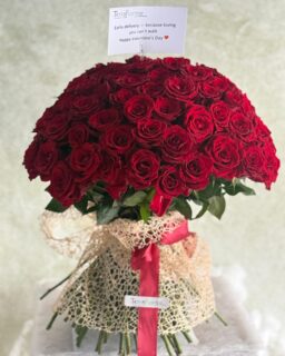 One reason? Never enough. ❤️🌹
101 Reasons bouquet, delivered straight to her office, because love can’t wait.
Order yours online terrafloralb.me